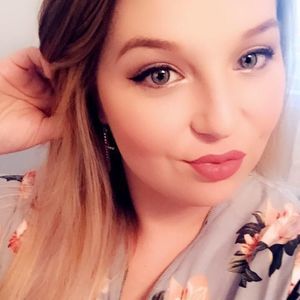 Meet your Posher, Lia